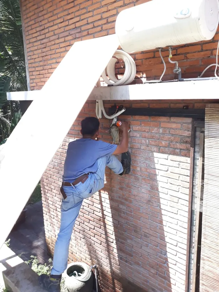 Cek tekanan freon AC split
